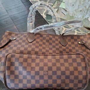 Large brown purse with wallet